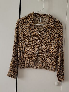 Leopard Print Button-Up Women's Top - Tan/Black